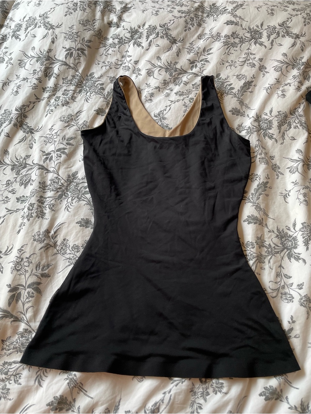 SPANX Reversible Shaping Tank - Picture 3 of 5